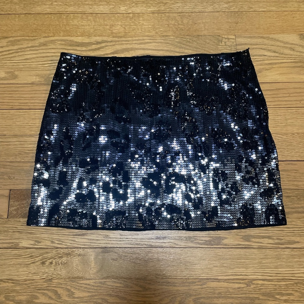 EXPRESS Ombré Black and Gray Sequin Animal Print Party Going Out Mini Skirt